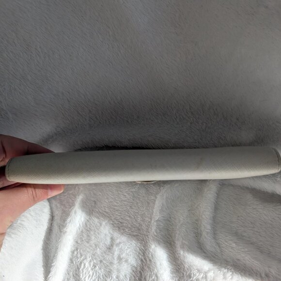 Authentic Salvatore Ferragamo White Leather Gancini Organizer - Picture 11 of 16